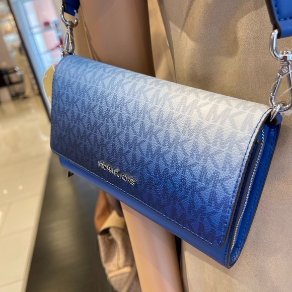 MICHAEL KORS Jet Set Large Ombré Signature Logo Crossbody Bag
Galaxy Blue 
NWT - Picture 13 of 16